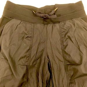 Lululemon lightweight joggers Black size 6